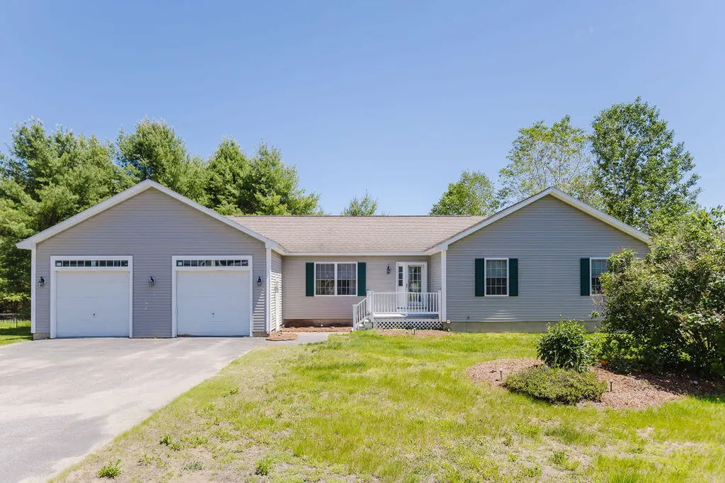 220 Granite Heights Farmington ME 04938