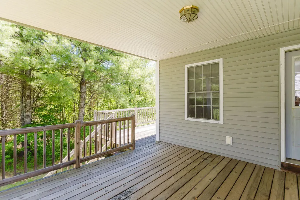 220 Granite Heights Farmington ME 04938