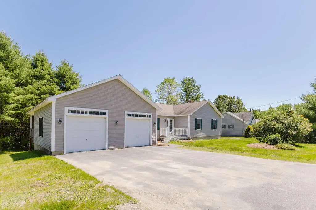 220 Granite Heights Farmington ME 04938