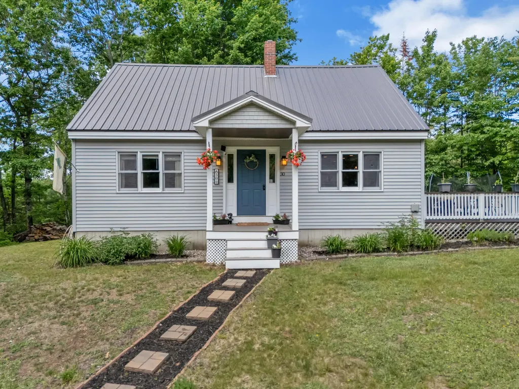 30 Reservoir Road Paris ME 04281