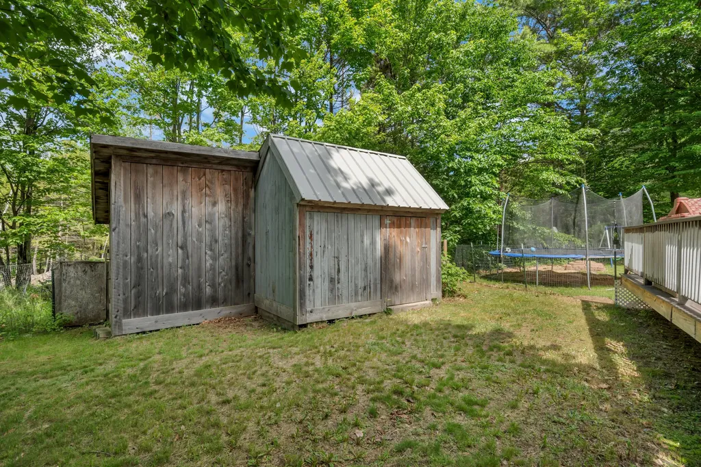 30 Reservoir Road Paris ME 04281