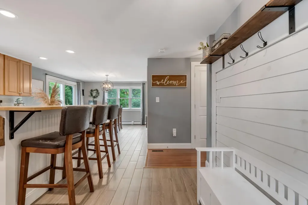 30 Reservoir Road Paris ME 04281
