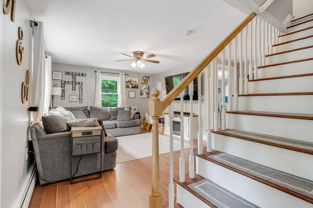30 Reservoir Road Paris ME 04281