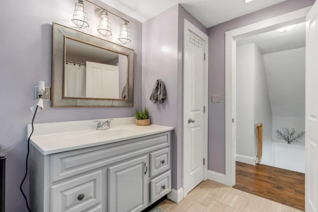30 Reservoir Road Paris ME 04281