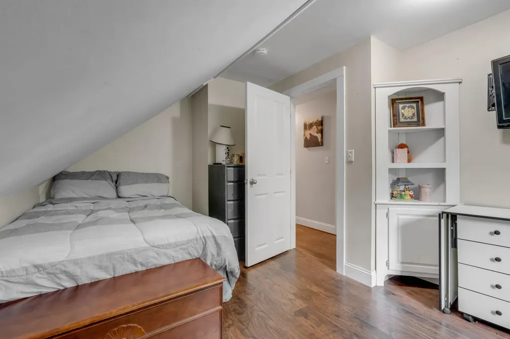 30 Reservoir Road Paris ME 04281