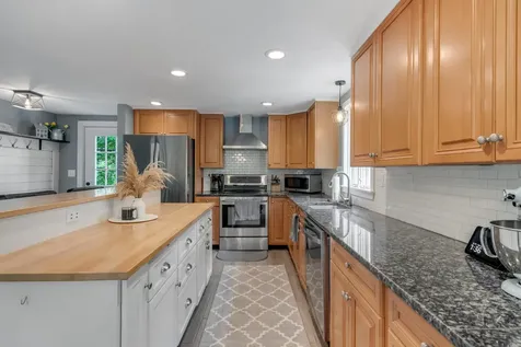 30 Reservoir Road Paris ME 04281