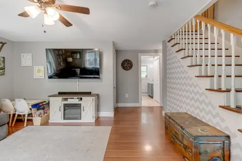 30 Reservoir Road Paris ME 04281