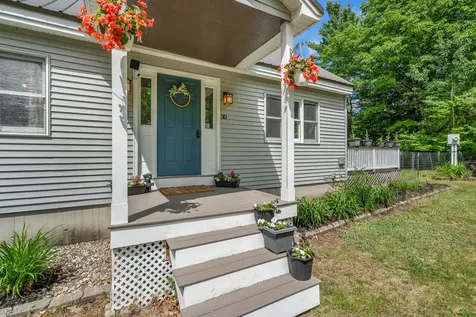 30 Reservoir Road Paris ME 04281