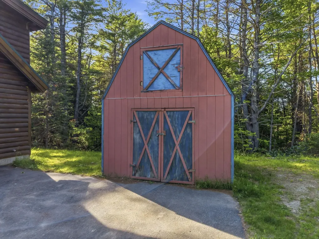 31 Evergreen Drive China ME 04358