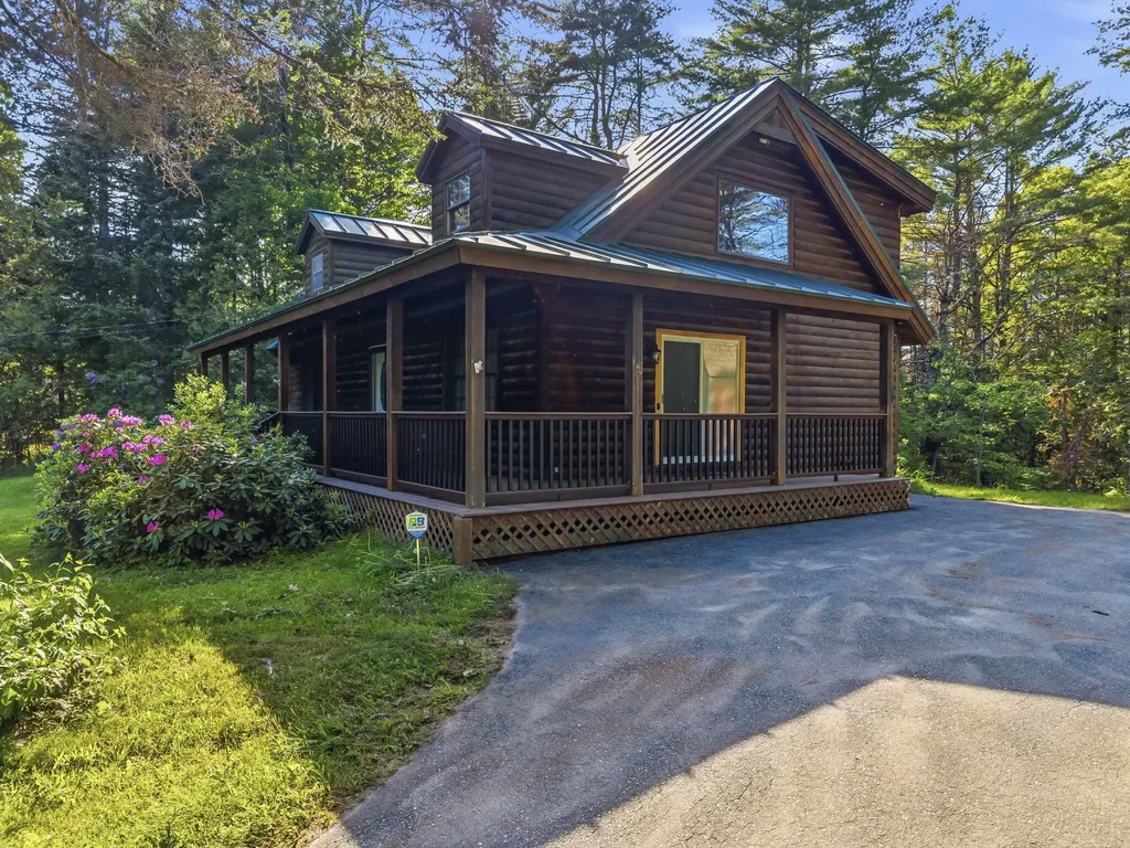31 Evergreen Drive China ME 04358