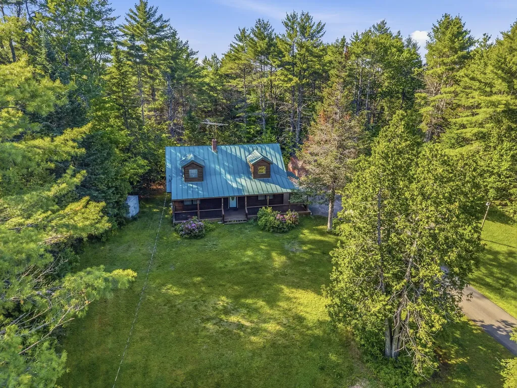 31 Evergreen Drive China ME 04358