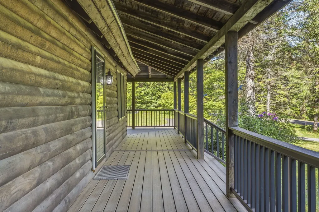 31 Evergreen Drive China ME 04358