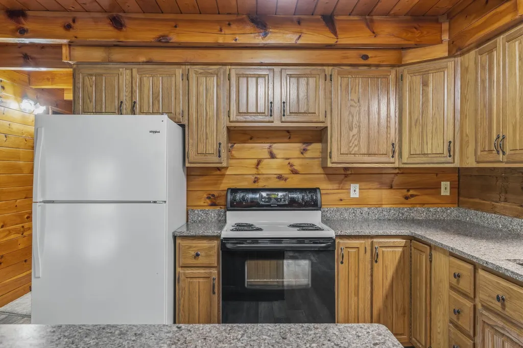 31 Evergreen Drive China ME 04358