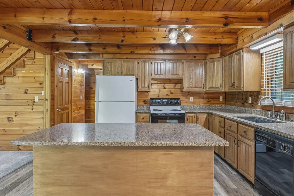 31 Evergreen Drive China ME 04358