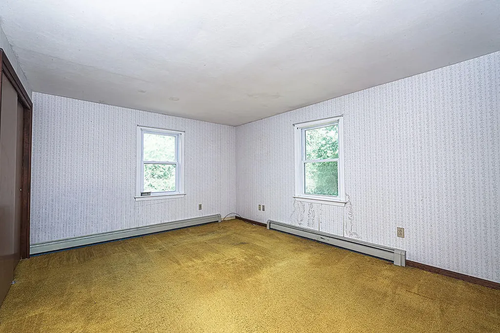 11 E Rocky Hill Road NE York ME 03909