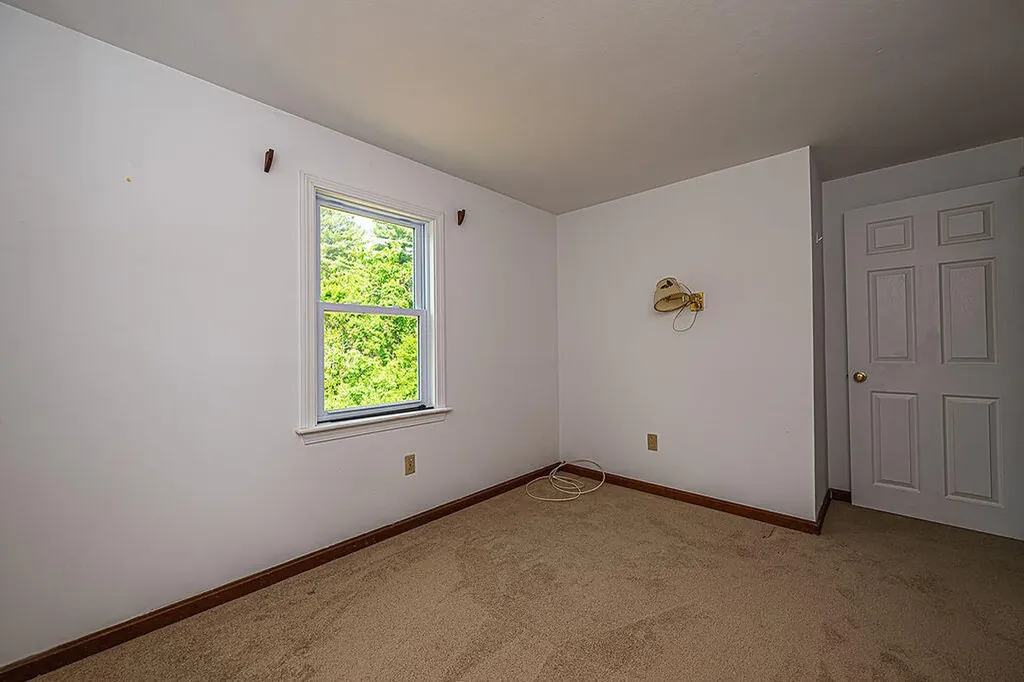 11 E Rocky Hill Road NE York ME 03909