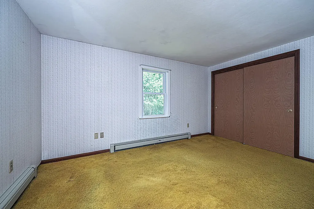 11 E Rocky Hill Road NE York ME 03909