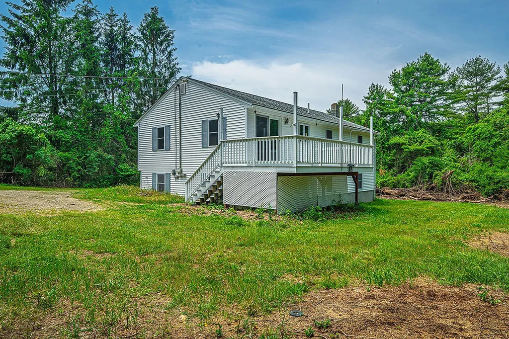 11 E Rocky Hill Road NE York ME 03909