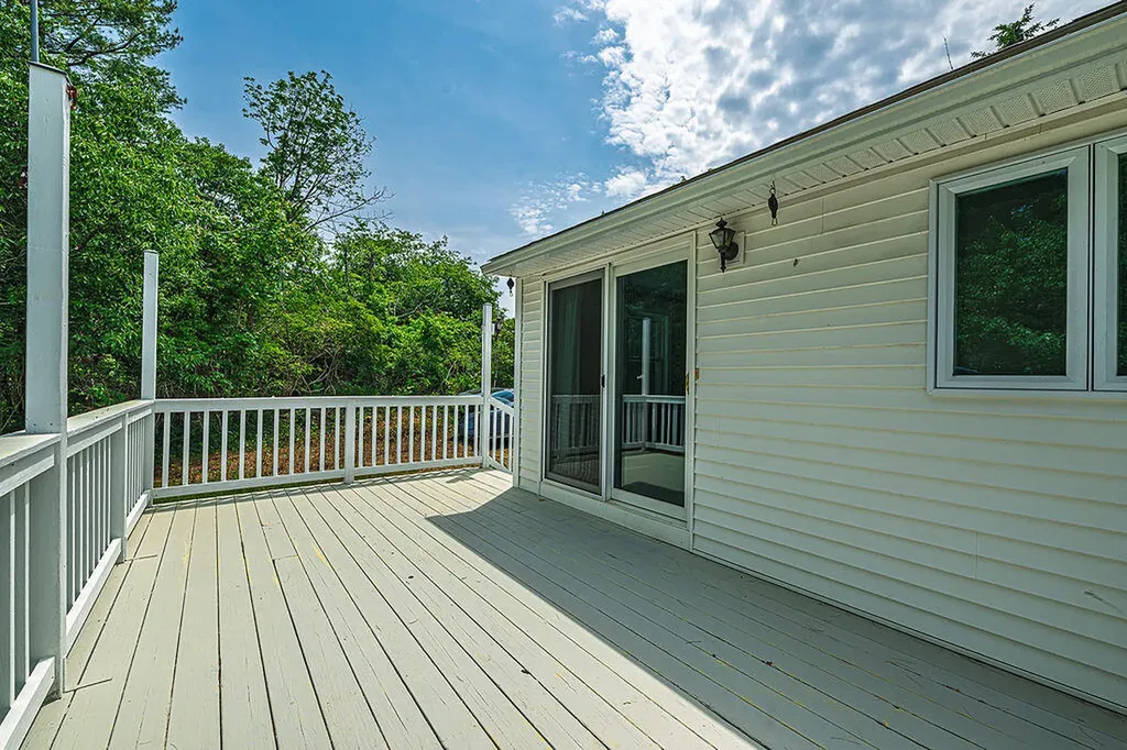11 E Rocky Hill Road NE York ME 03909