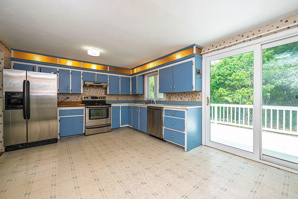 11 E Rocky Hill Road NE York ME 03909