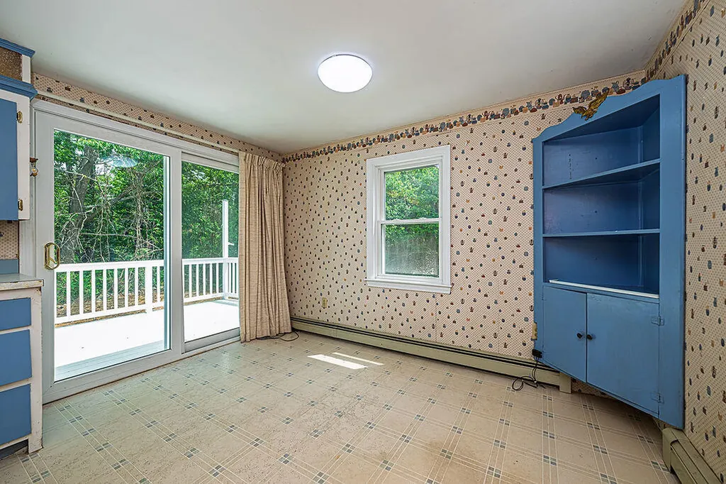 11 E Rocky Hill Road NE York ME 03909