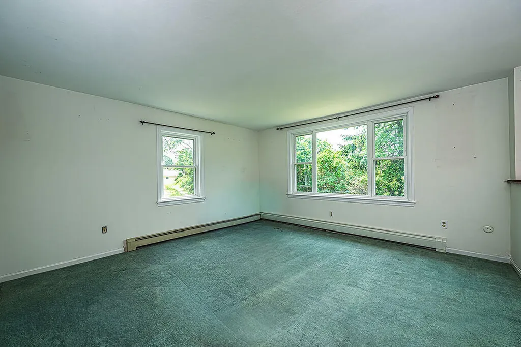 11 E Rocky Hill Road NE York ME 03909