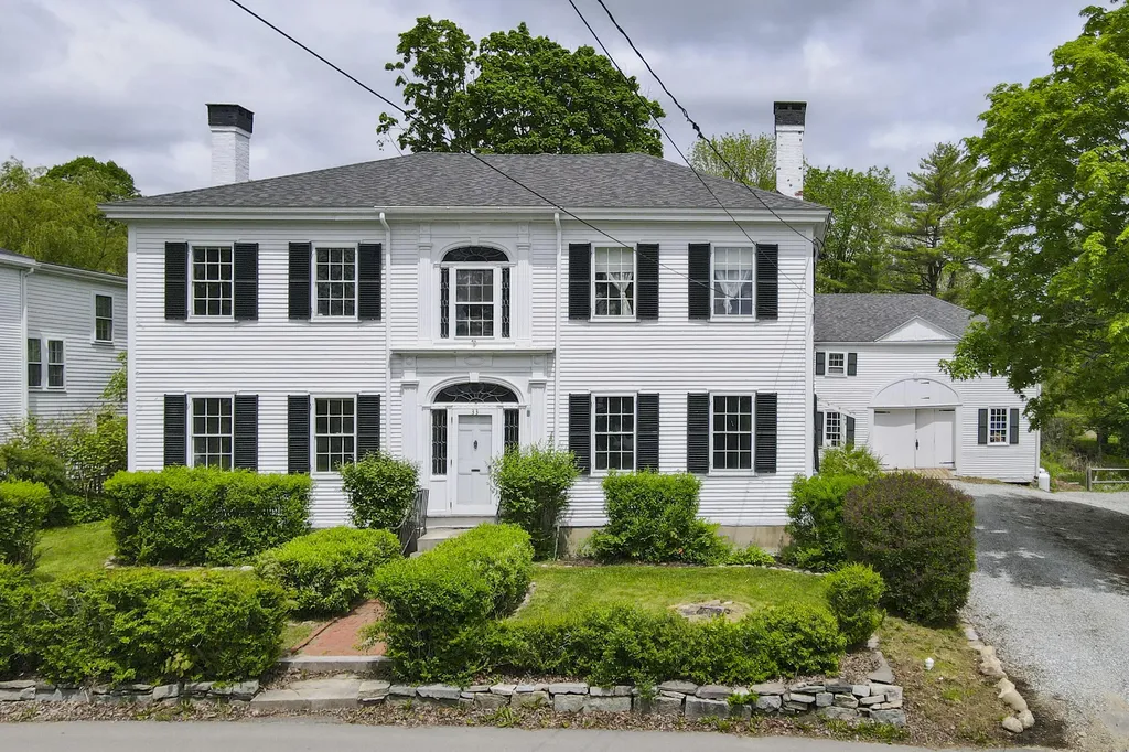 33 Main Street Thomaston ME 04861