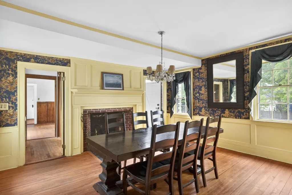33 Main Street Thomaston ME 04861
