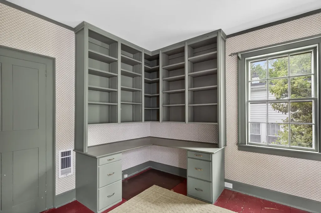 33 Main Street Thomaston ME 04861