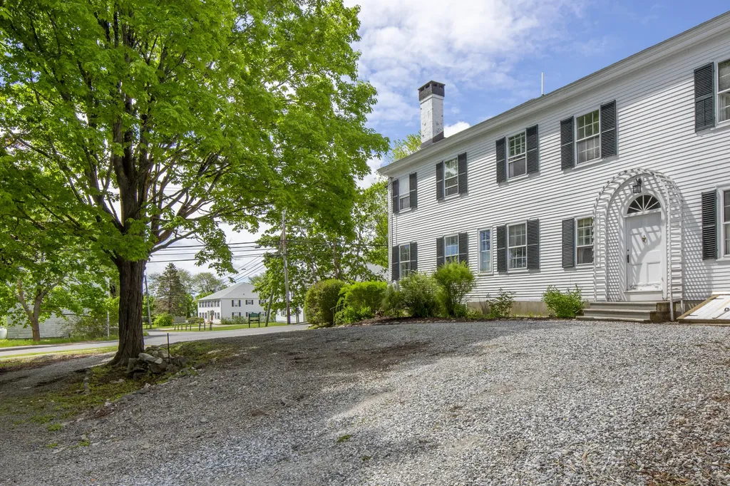 33 Main Street Thomaston ME 04861