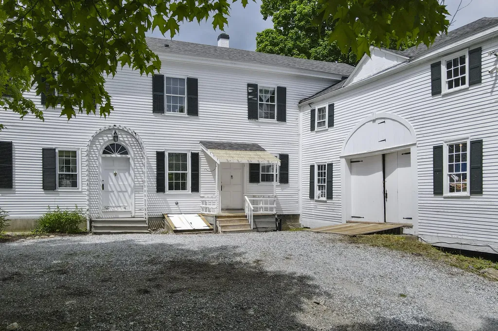 33 Main Street Thomaston ME 04861