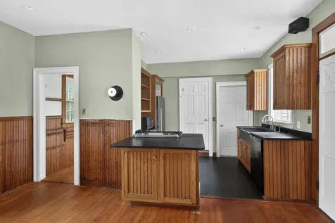 33 Main Street Thomaston ME 04861