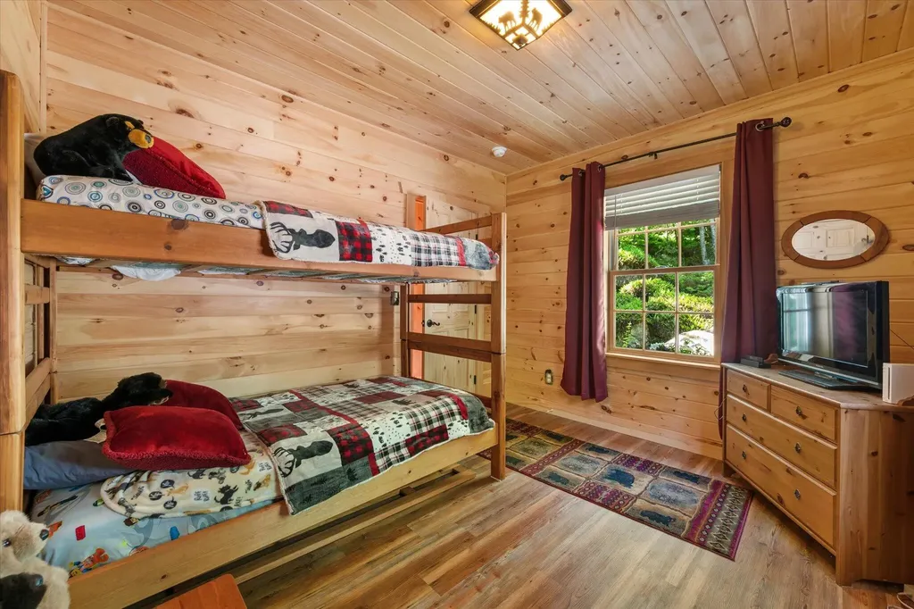 41 Short Point Way Orland ME 04472