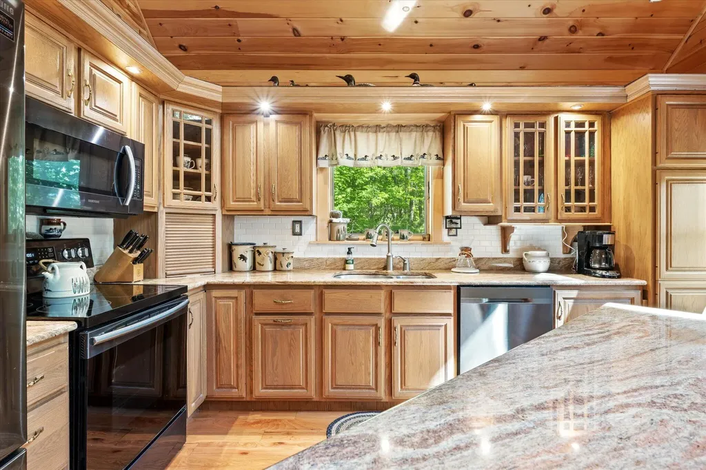 41 Short Point Way Orland ME 04472