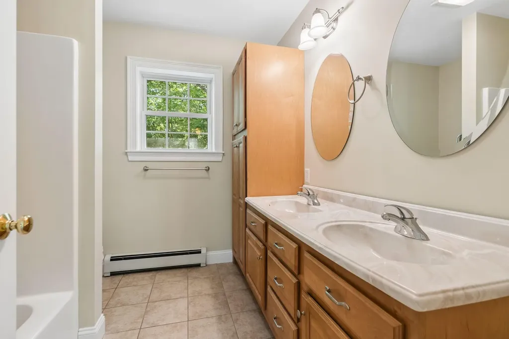 22 Thornbury Way Windham ME 04062