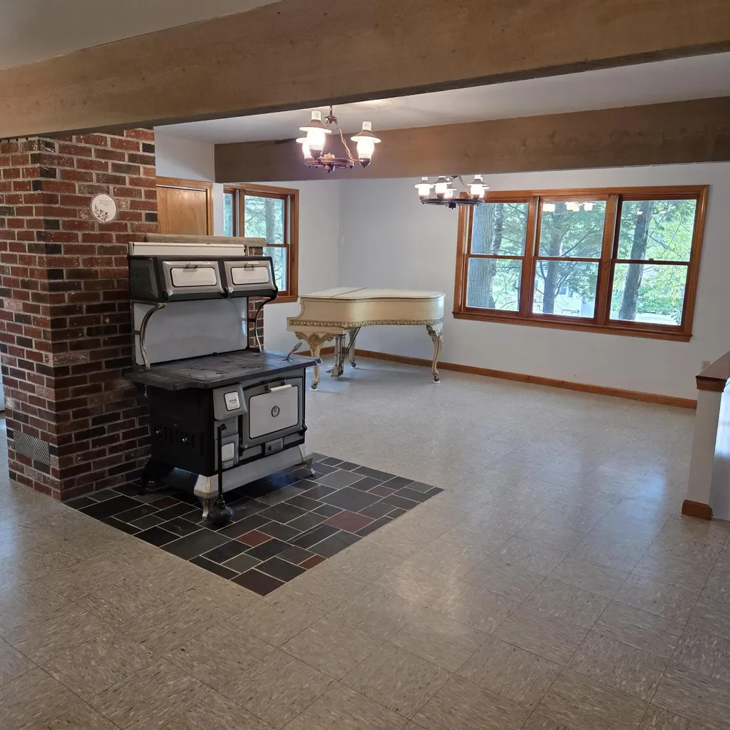 1 Mountainview Drive Lincoln ME 04457