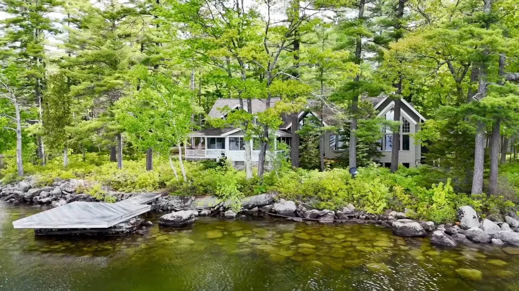19 Tapley Cove Road Raymond ME 04071