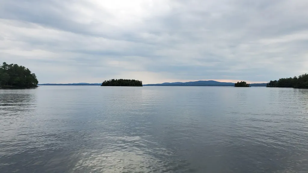 19 Tapley Cove Road Raymond ME 04071