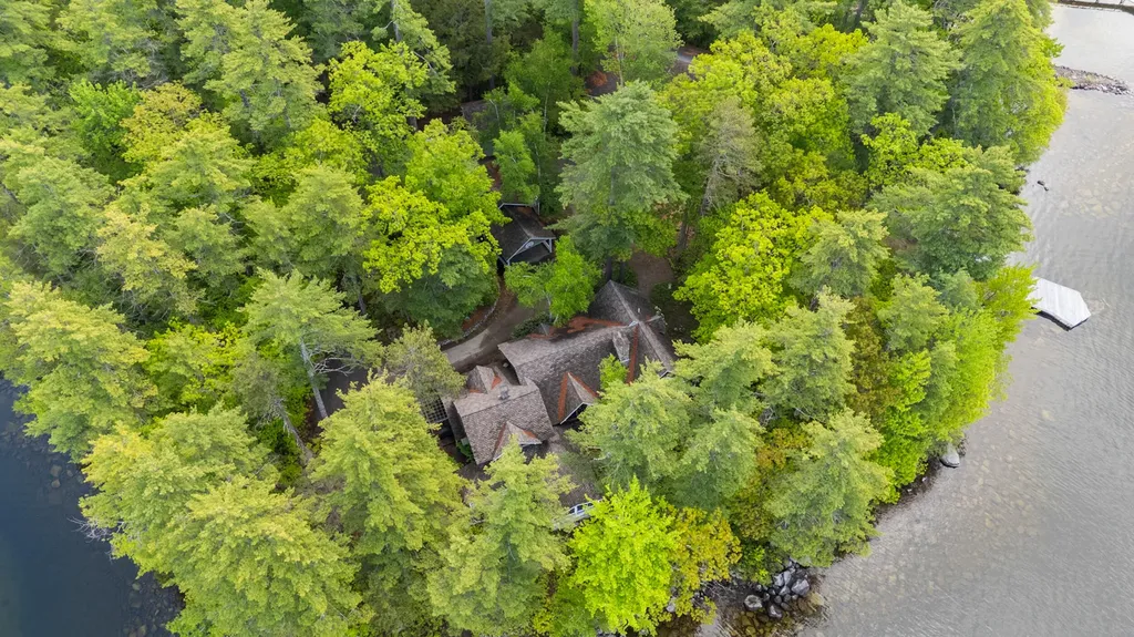 19 Tapley Cove Road Raymond ME 04071