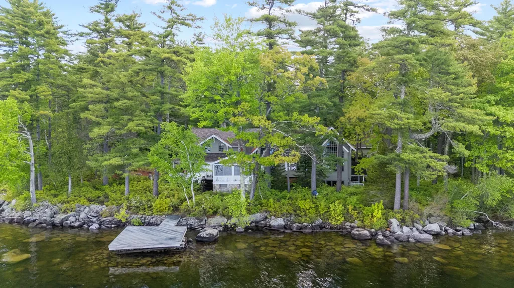 19 Tapley Cove Road Raymond ME 04071