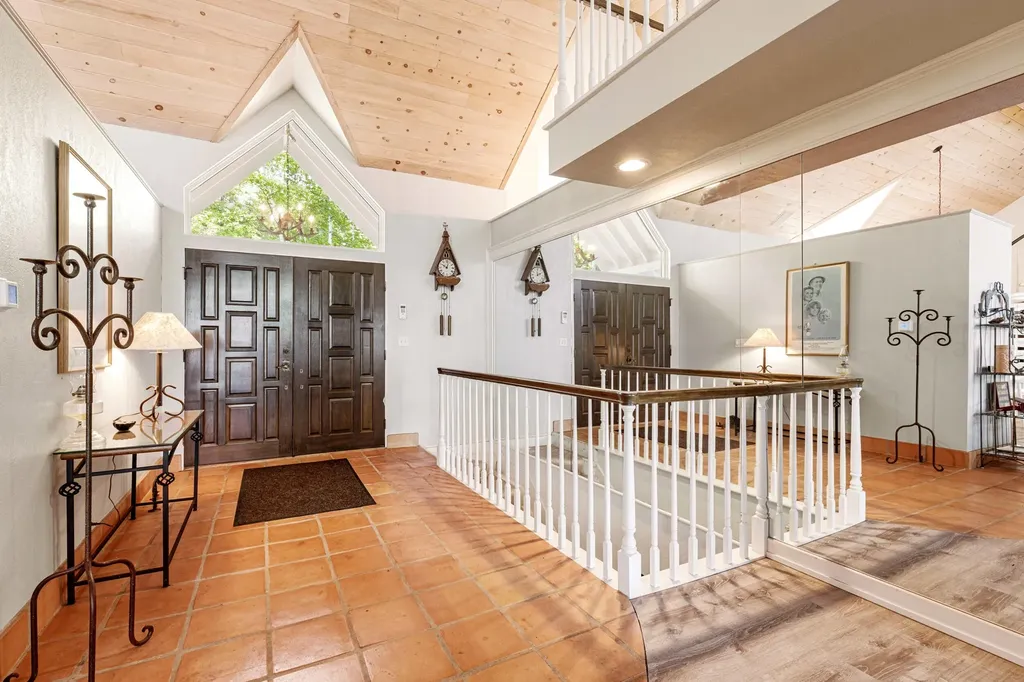 19 Tapley Cove Road Raymond ME 04071