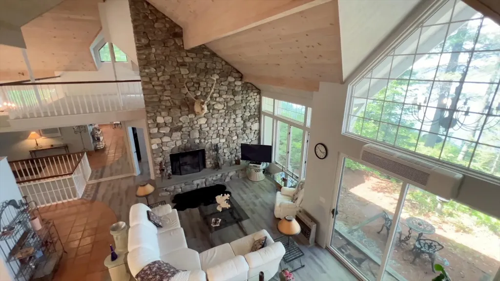 19 Tapley Cove Road Raymond ME 04071