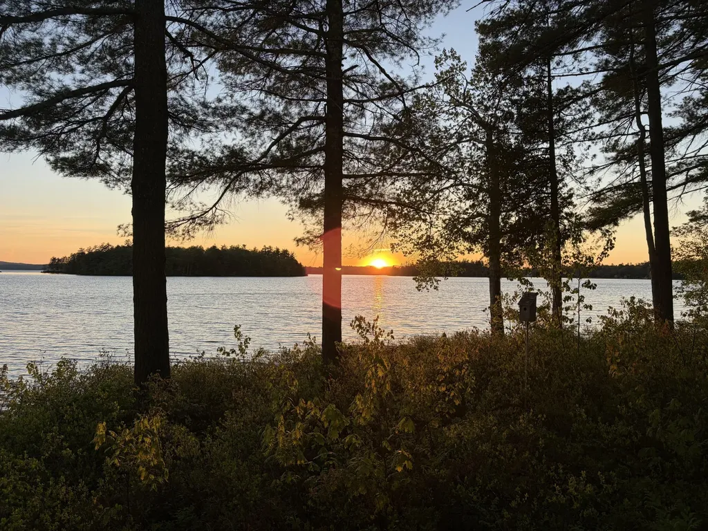 19 Tapley Cove Road Raymond ME 04071