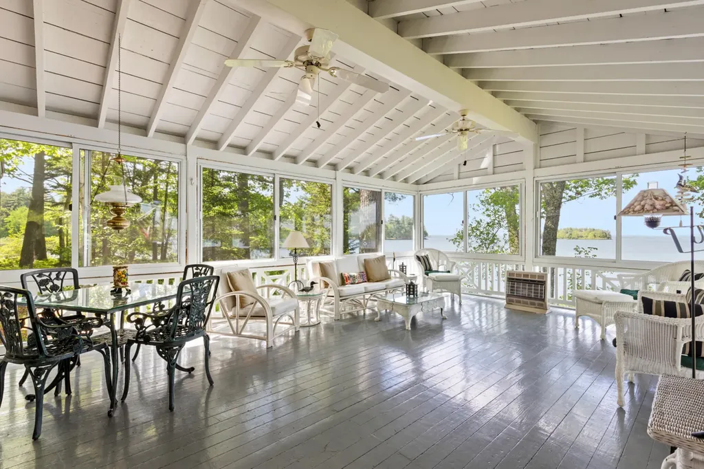 19 Tapley Cove Road Raymond ME 04071
