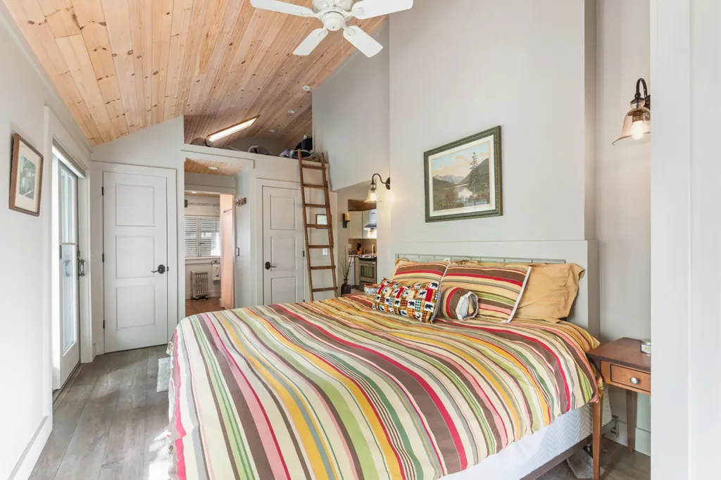 19 Tapley Cove Road Raymond ME 04071