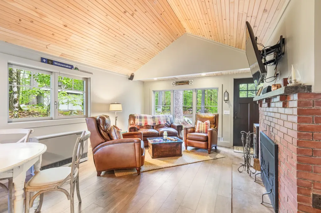 19 Tapley Cove Road Raymond ME 04071