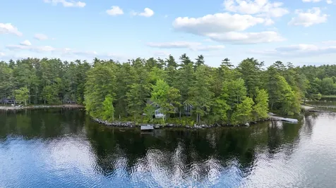 19 Tapley Cove Road Raymond ME 04071