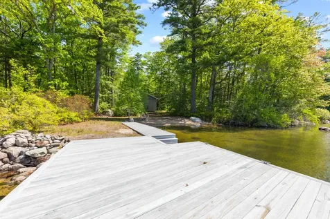 19 Tapley Cove Road Raymond ME 04071
