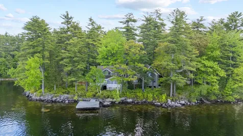 19 Tapley Cove Road Raymond ME 04071