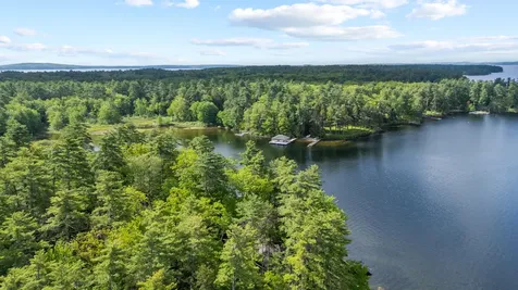 19 Tapley Cove Road Raymond ME 04071